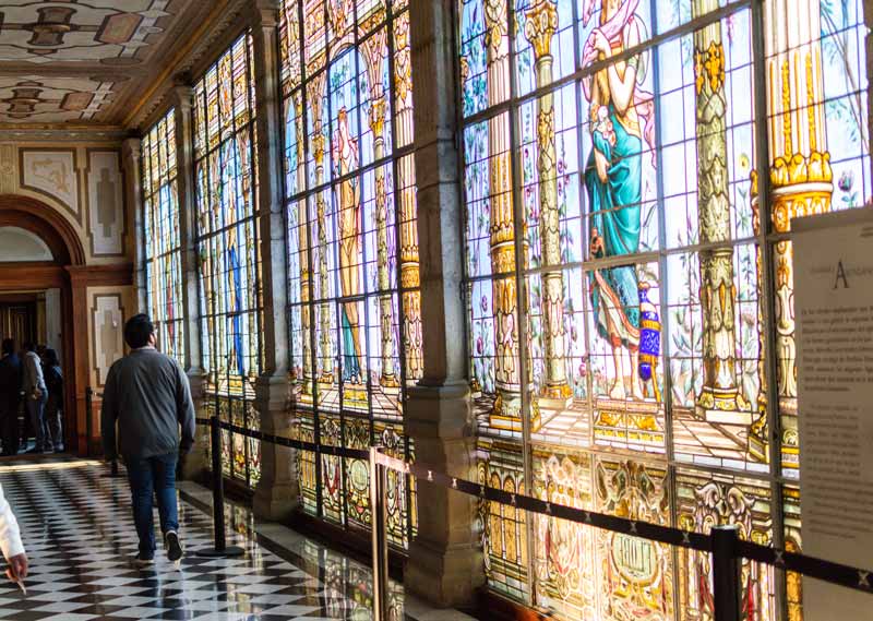 vitrage d'art château en France